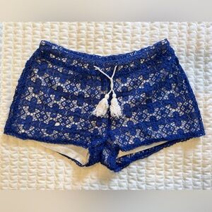 Small fully lined Blue and white crochet shorts